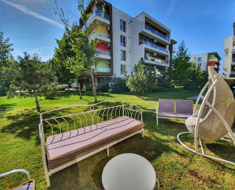 Beside Airport Apartment Otopeni Luaran gambar